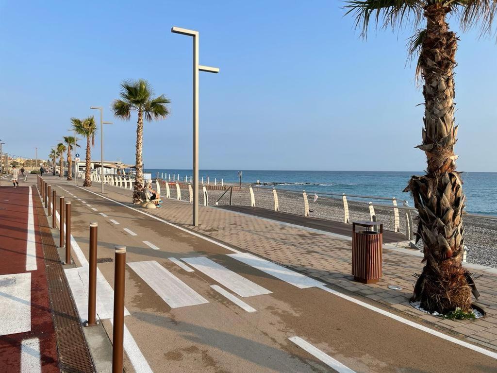 Appartamento Villa Rita A 100 M Dal Mare! Vallecrosia Ngoại thất bức ảnh